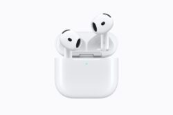 AirPods 5 с зарядным футляром
