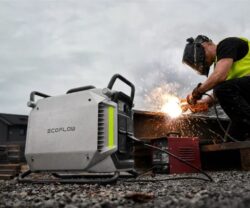 Портативная электростанция EcoFlow PowerRock 4000